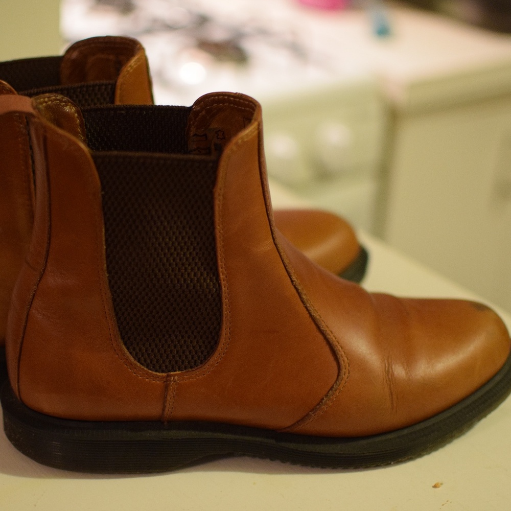 Dr. Martens Flora Chelsea